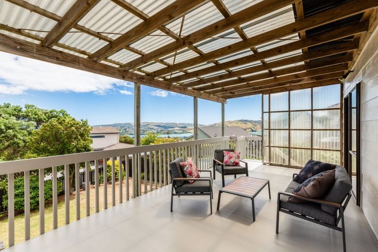 Photo of property in 28 Mercury Way, Whitby, Porirua, 5024