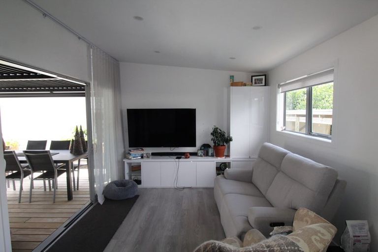 Photo of property in 35a Gledstane Road, Stanmore Bay, Whangaparaoa, 0932