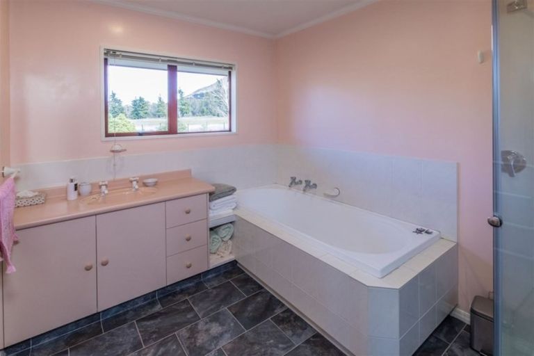 Photo of property in 18 Orchard Road, Wanaka, 9382