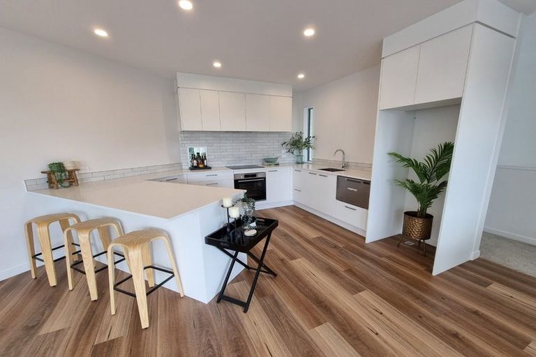 Photo of property in 2/24 Pickering Crescent, Chedworth, Hamilton, 3210