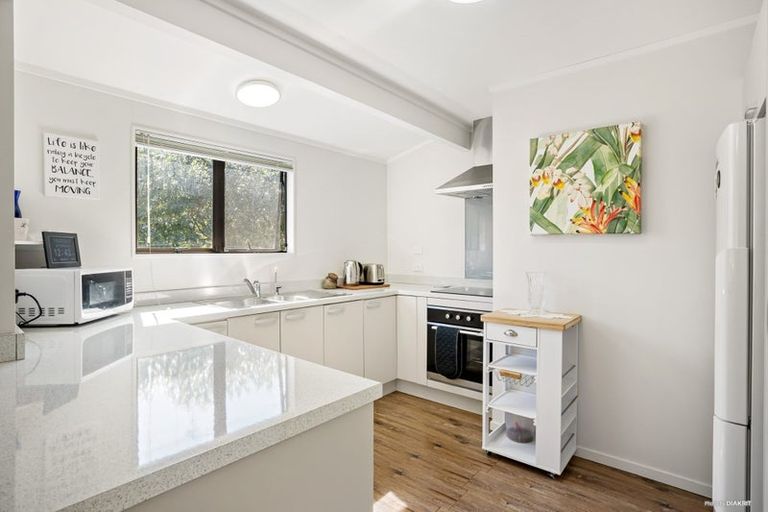 Photo of property in 15 Kingfisher Way, Te Kowhai, Hamilton, 3288