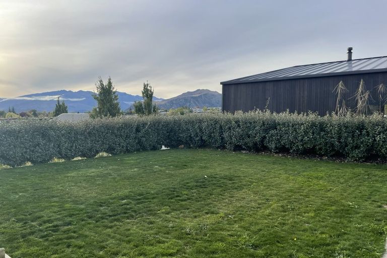 Photo of property in 11 Kereru Crescent, Wanaka, 9305