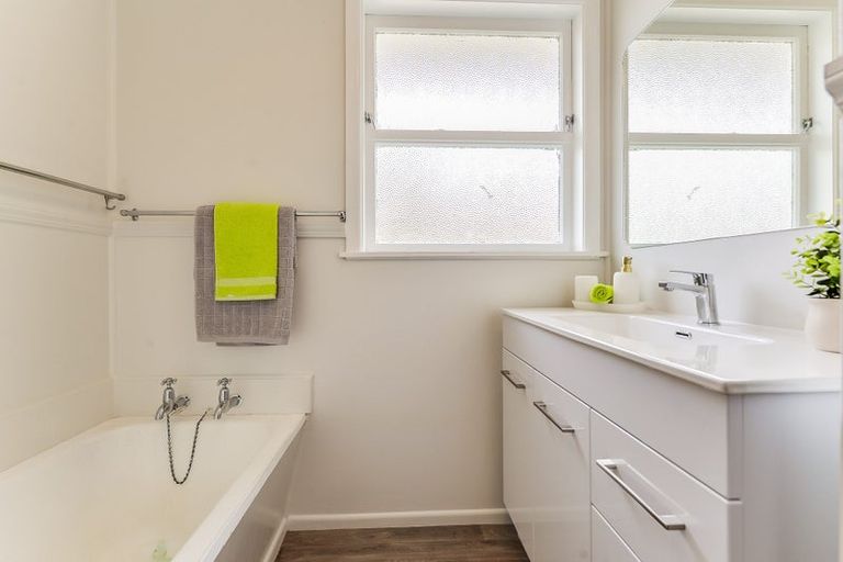 Photo of property in 13 Morris Road, Hillcrest, Hamilton, 3216