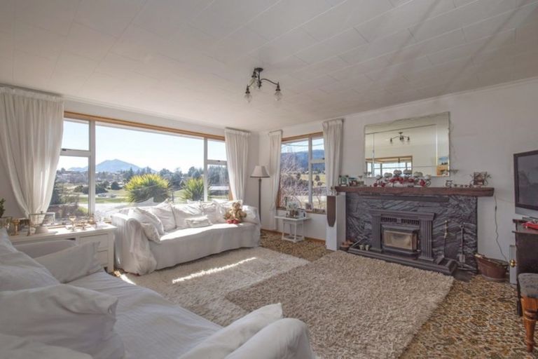 Photo of property in 33 Stratford Terrace, Wanaka, 9305