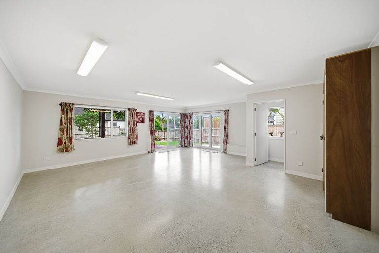 Photo of property in 16 Carpenter Lane, Silverdale, 0932