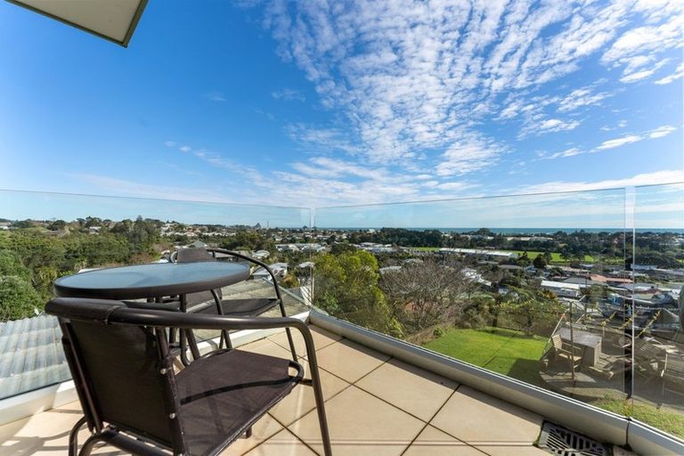 Photo of property in 3a Hillcrest Street, Glen Avon, New Plymouth, 4312