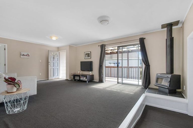 Photo of property in 7 Elmira Place, Browns Bay, Auckland, 0630