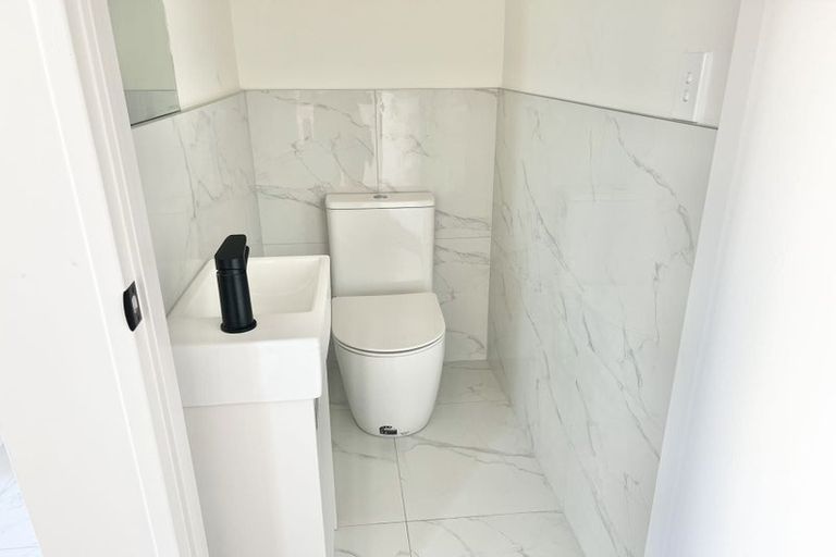 Photo of property in 2/5 Chevis Place, Pakuranga, Auckland, 2010