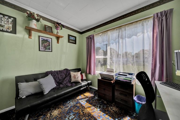 Photo of property in 61 Collingwood Street, Eltham, 4322