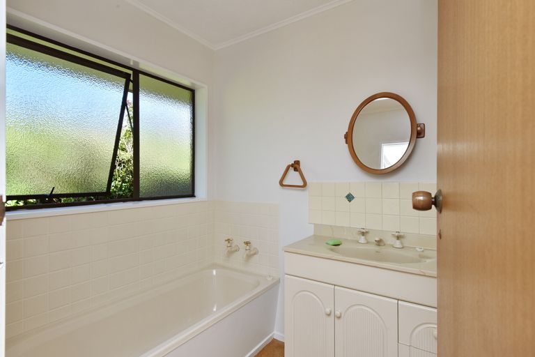 Photo of property in 64a Windermere Road, Papanui, Christchurch, 8053