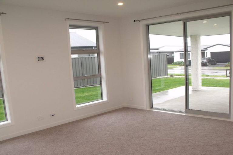 Photo of property in 19 Ruahine Road, Poraiti, Napier, 4112