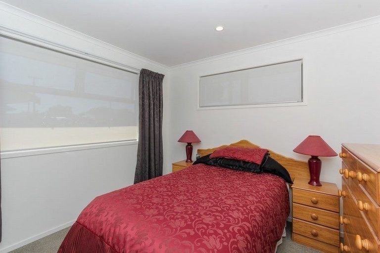 Photo of property in 180 Tukapa Street, Westown, New Plymouth, 4310