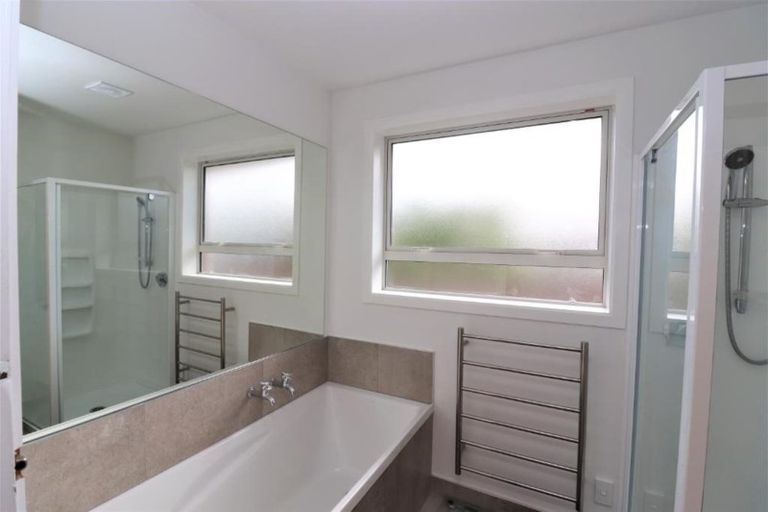 Photo of property in 15 Newbridge Place, Ilam, Christchurch, 8041