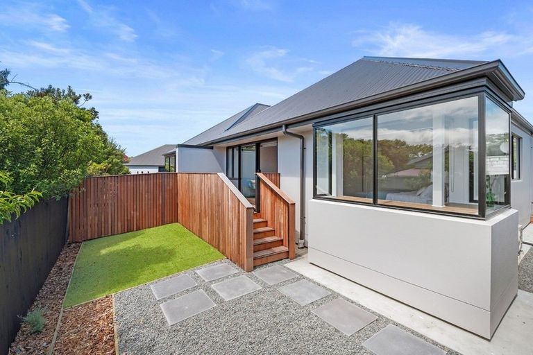 Photo of property in 71a Main Road, Redcliffs, Christchurch, 8081
