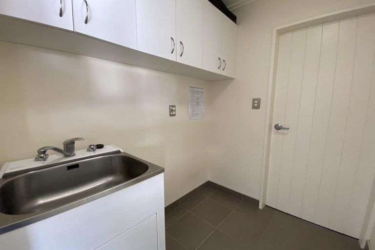 Photo of property in 25a Rosalie Terrace, Kelvin Grove, Palmerston North, 4414