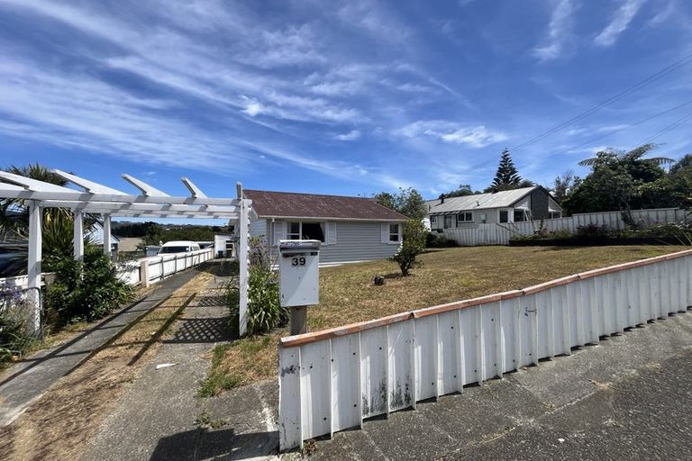 Photo of property in 39 Fantame Street, Cannons Creek, Porirua, 5024