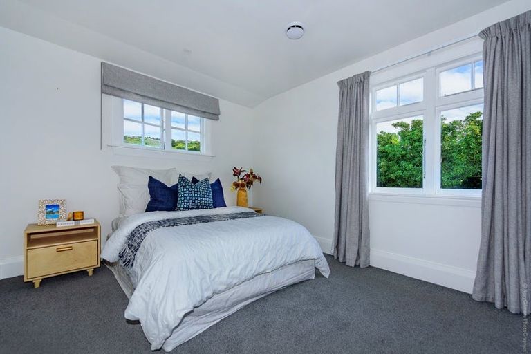 Photo of property in 44 Centaurus Road, Cashmere, Christchurch, 8022