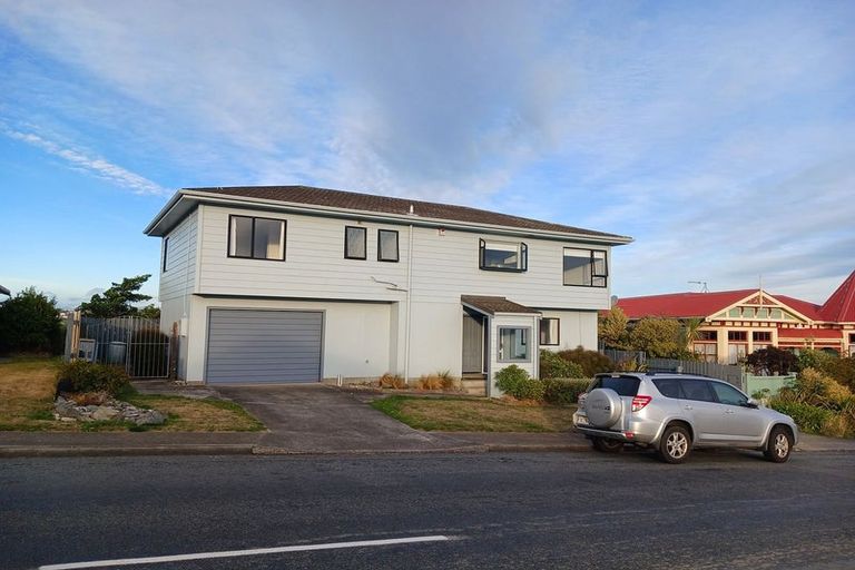 Photo of property in 80a Frobisher Street, Island Bay, Wellington, 6023