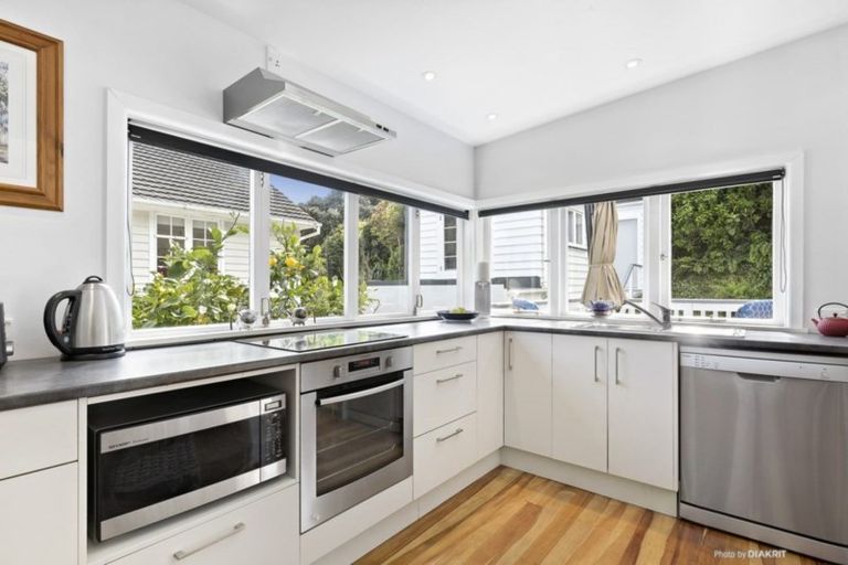 Photo of property in 5 Melrose Road, Island Bay, Wellington, 6023