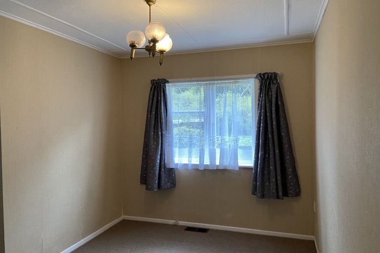 Photo of property in 28 Blue Mountains Road, Silverstream, Upper Hutt, 5019