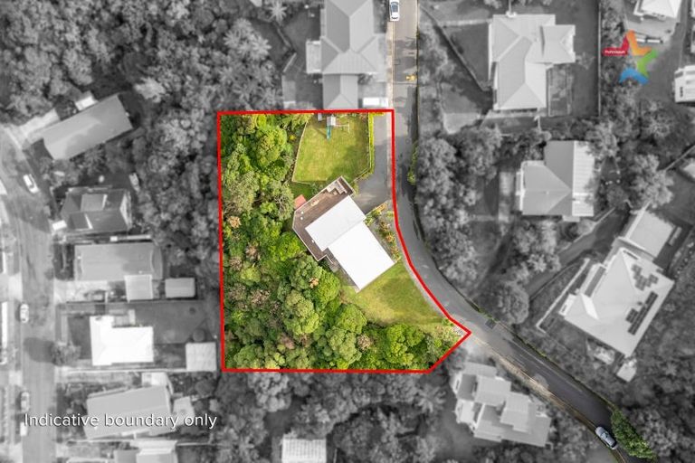 Photo of property in 10 Walnut Way, Maungaraki, Lower Hutt, 5010