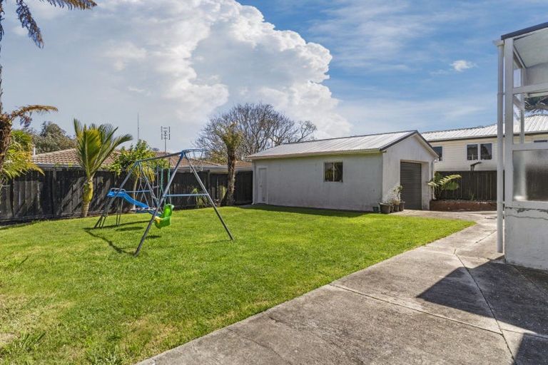 Photo of property in 11 Goods Road, Otumoetai, Tauranga, 3110
