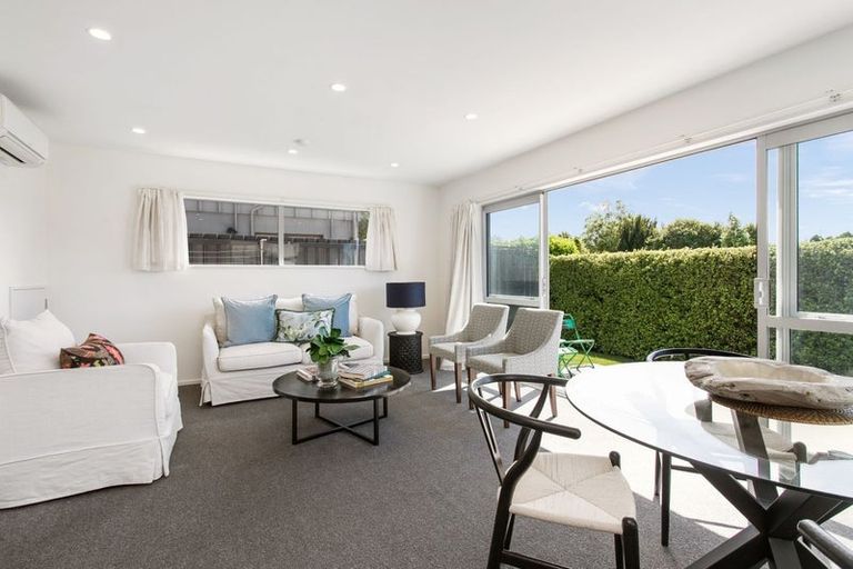 Photo of property in 4/33 Elizabeth Street, Riccarton, Christchurch, 8041