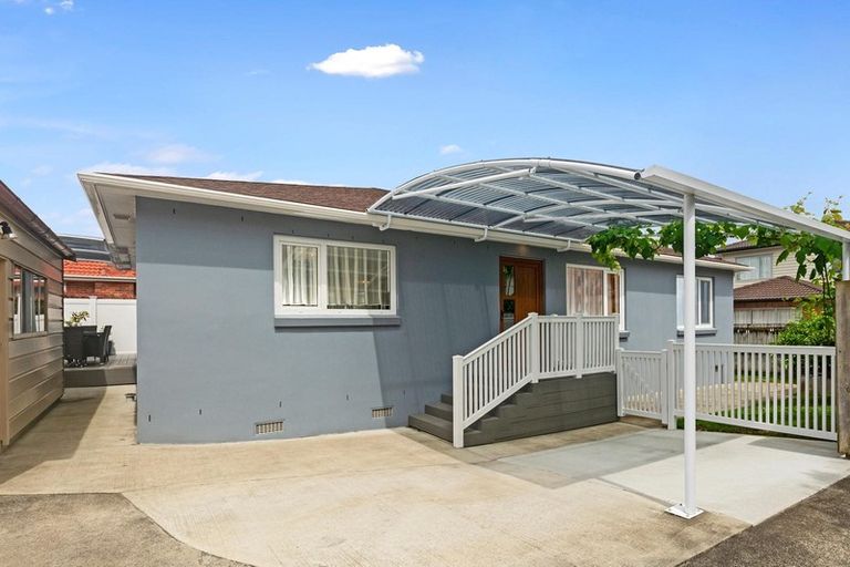 Photo of property in 80 Taikata Road, Te Atatu Peninsula, Auckland, 0610