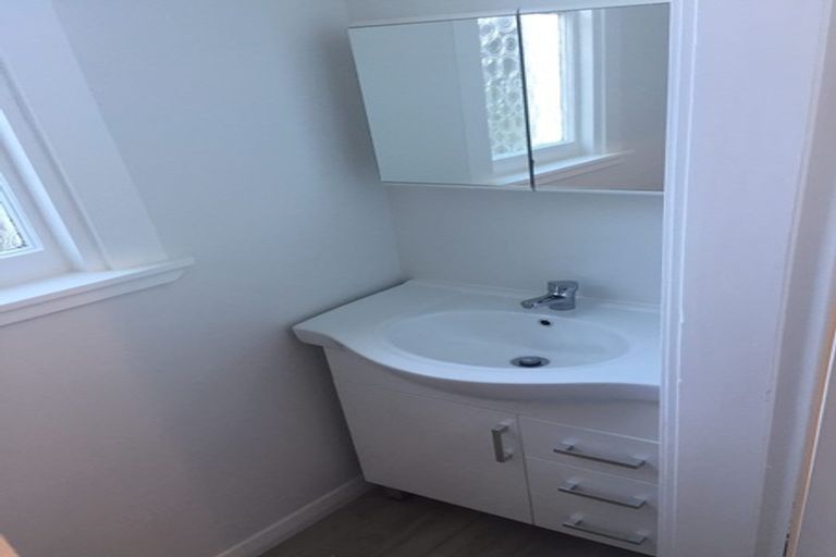 Photo of property in 2/45 Stanley Street, Berhampore, Wellington, 6023