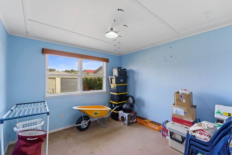 Photo of property in 98 Field Way, Waikanae Beach, Waikanae, 5036