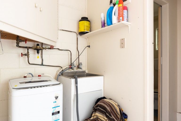 Photo of property in 235 Heta Road, Merrilands, New Plymouth, 4312