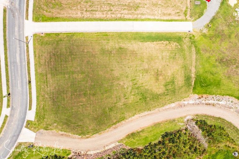 Photo of property in 10 Arahanga Road, Paparoa, 0571