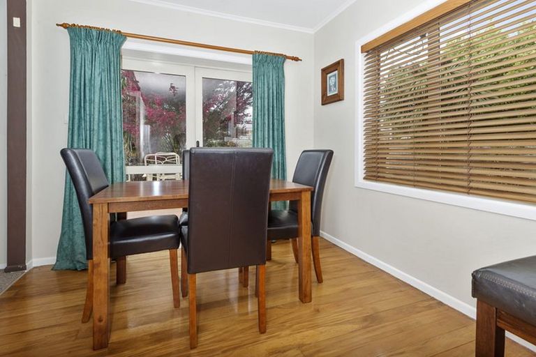 Photo of property in 20 Campbell Place, Papakura, 2110