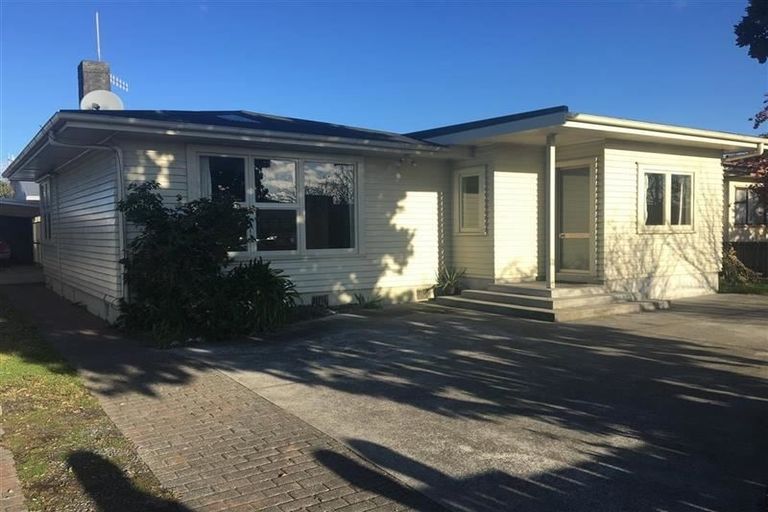 Photo of property in 117 Taradale Road, Onekawa, Napier, 4110