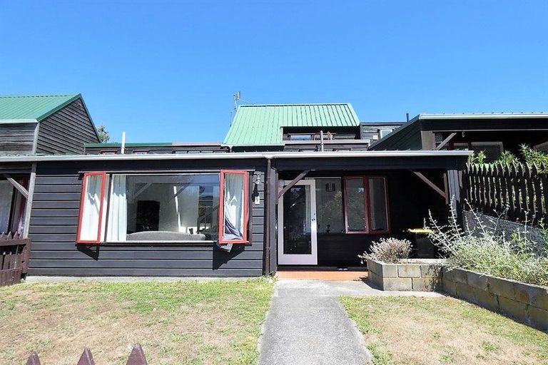 Photo of property in The Triangle, 7/33 Halswater Drive, Churton Park, Wellington, 6037
