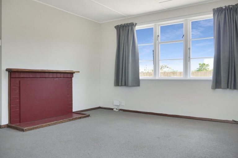 Photo of property in 13-15 Gillespie Street, Taita, Lower Hutt, 5011