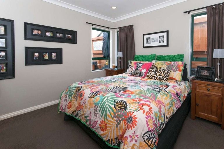 Photo of property in 2/70 Drake Street, Howick, Auckland, 2014