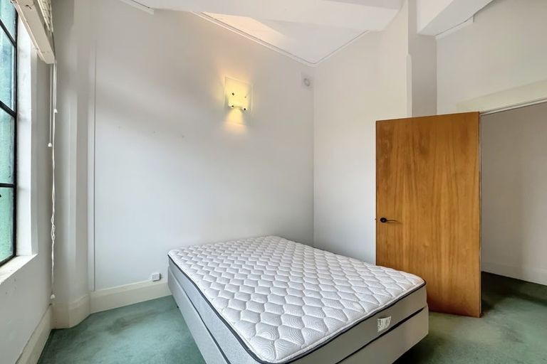 Photo of property in Dominion Apartments, 11/80 Victoria Street, Wellington Central, Wellington, 6011