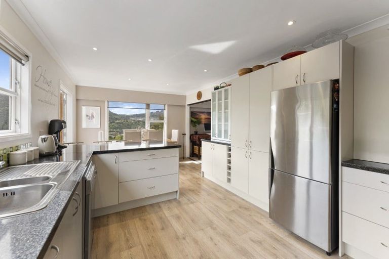 Photo of property in 68 Holborn Drive, Stokes Valley, Lower Hutt, 5019