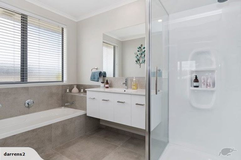 Photo of property in 2 Plantation Way, Papamoa, 3118