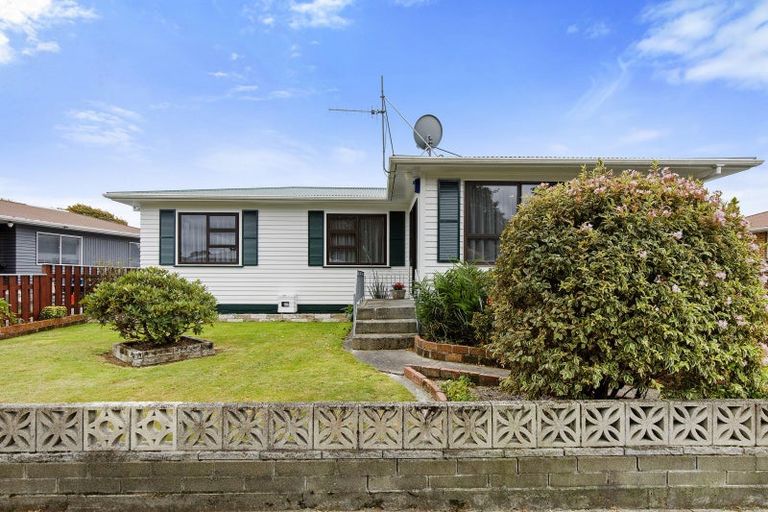 Photo of property in 51 Bonnie Glen Crescent, Ebdentown, Upper Hutt, 5018
