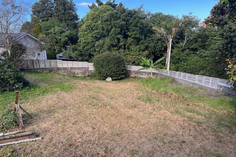 Photo of property in 155 Glenfield Road, Hillcrest, Auckland, 0626