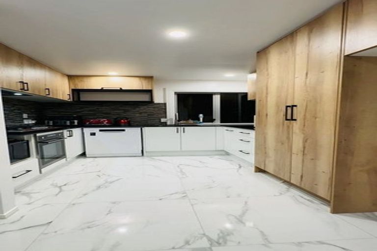 Photo of property in 6 Ronald Woolf Place, Churton Park, Wellington, 6037