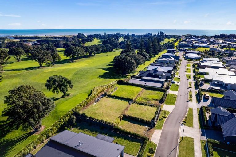 Photo of property in 15 Kotare Drive, Waiwhakaiho, New Plymouth, 4312