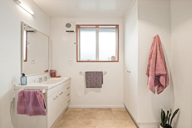 Photo of property in 2c Benfell Street, Green Island, Dunedin, 9018