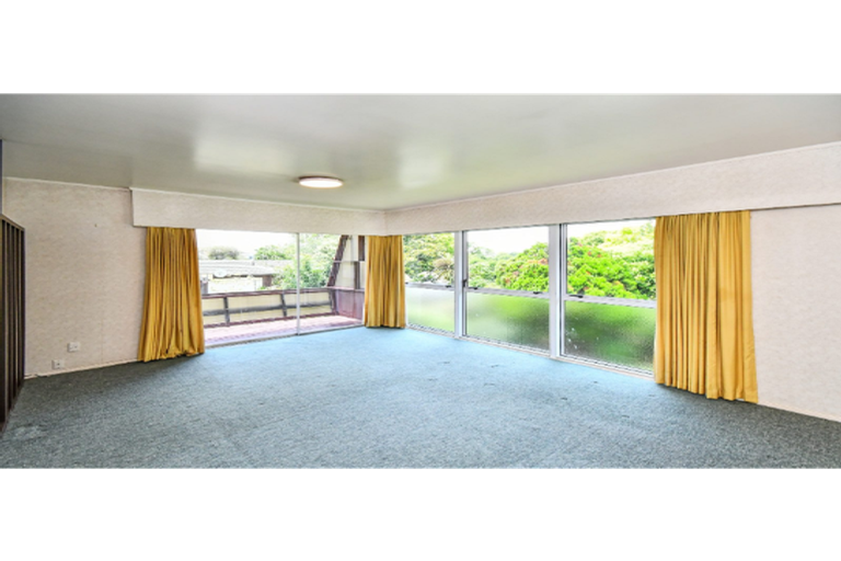 Photo of property in 57 Ray Small Drive, Pahurehure, Papakura, 2113