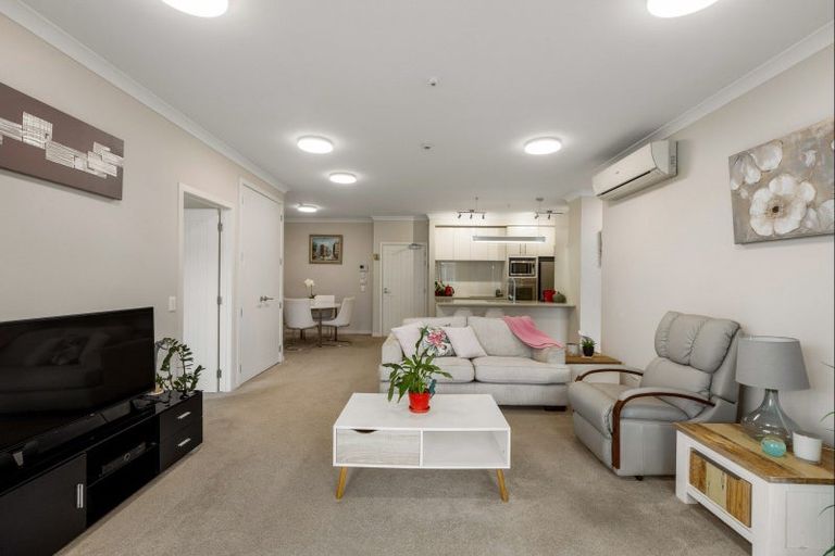 Photo of property in 48 Rewa Rewa Lane, Orewa, 0931