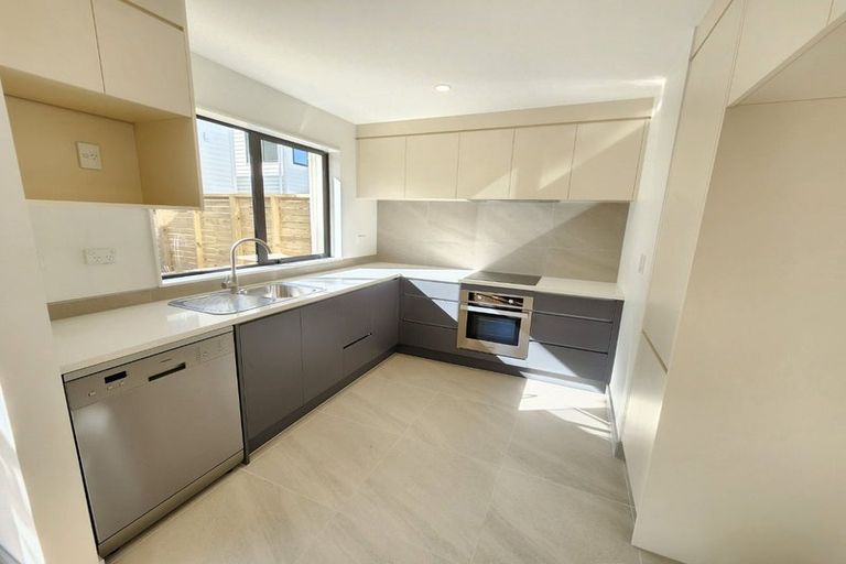 Photo of property in 10/25 Manse Road, Pahurehure, Papakura, 2113