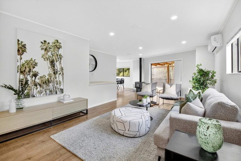 Photo of property in 11 Longview Rise, Massey, Auckland, 0614