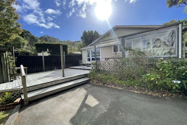 Photo of property in 26 Burma Road, Khandallah, Wellington, 6035